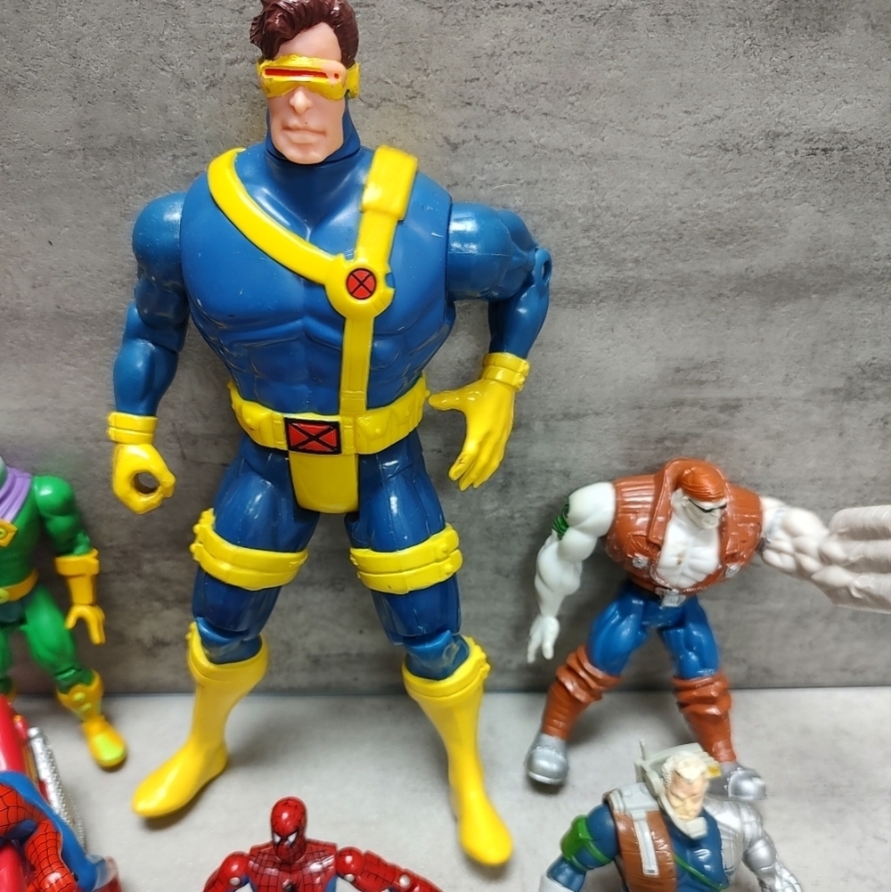Lot of Vintage 90's Marvel Character Action Figures Toys Spiderman - Picture 3 of 11